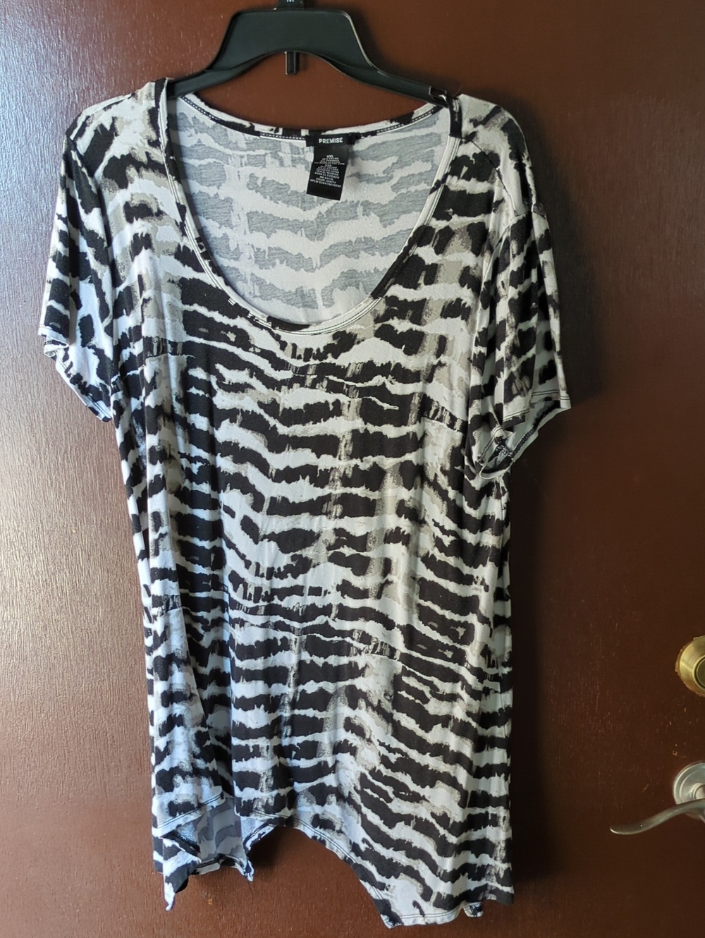 Premise Black & White Zebra-Print Scoop Neck Women's Top